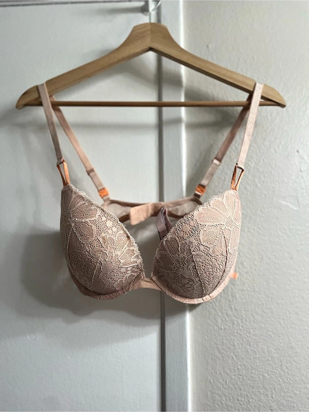 Victoria's Secret Lace Push-Up Bra Floral Pink 36C/C80
